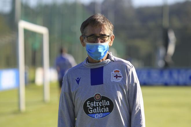 Fernando Vázquez en la Ciudad Deportiva de Abegondo (Foto:RCD)