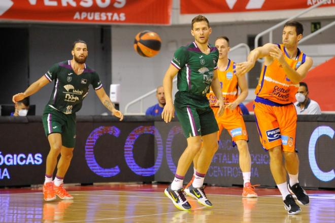 Valencia Basket sumó su segundo triunfo de la pretemporada tras imponerse al Unicaja por 75-90 (Fo
