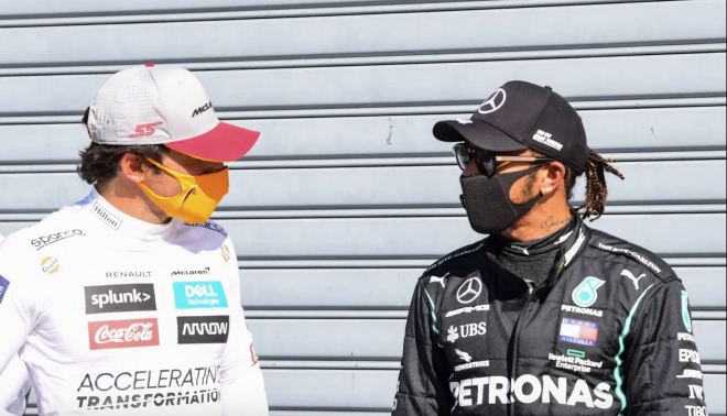 Lewis Hamilton y Carlos Sainz, tras la clasificación del GP de Italia (Foto: EFE).