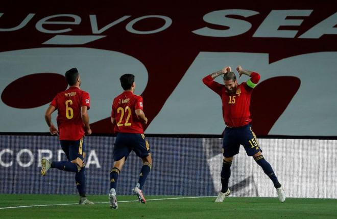 Celebración de Sergio Ramos en el España-Ucrania en el Di Stéfano.