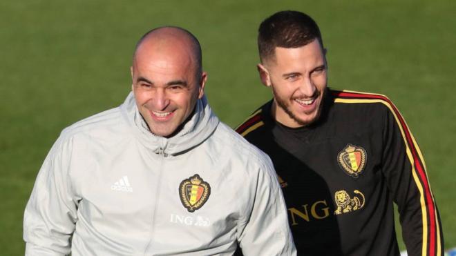 Roberto Martínez y Eden Hazard, durante un entrenamiento de la selección belga.