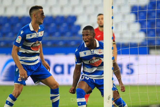 Beauvue celebrando un gol en el 'paripé' ante el Fuenlabrada (Foto:RCD)