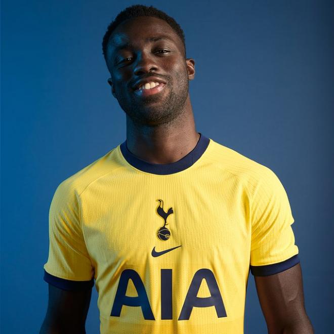 Camiseta alternativa del Tottenham Hotspurs para la 20/21.