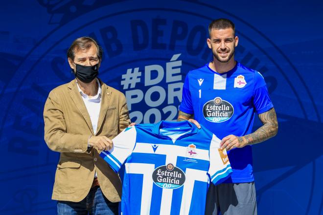 Borja Granero junto a Richard Barral en su presentación (Foto:RCD)