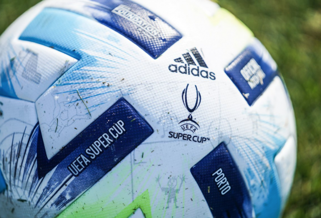 Balón oficial de la Supercopa de Europa 2020.