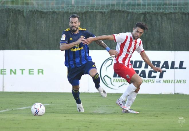 Negredo, una de las buenas noticias (Foto: Cádiz CF).