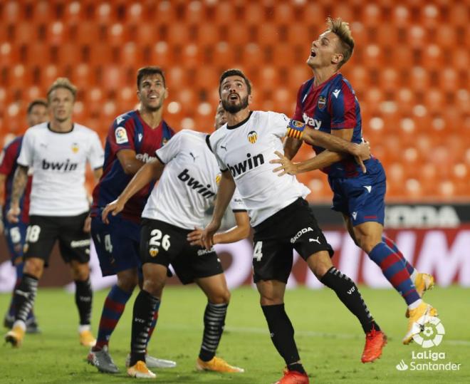 Dani Gómez en el partido contra el Valencia CF en Mestalla. (Foto: LaLiga)