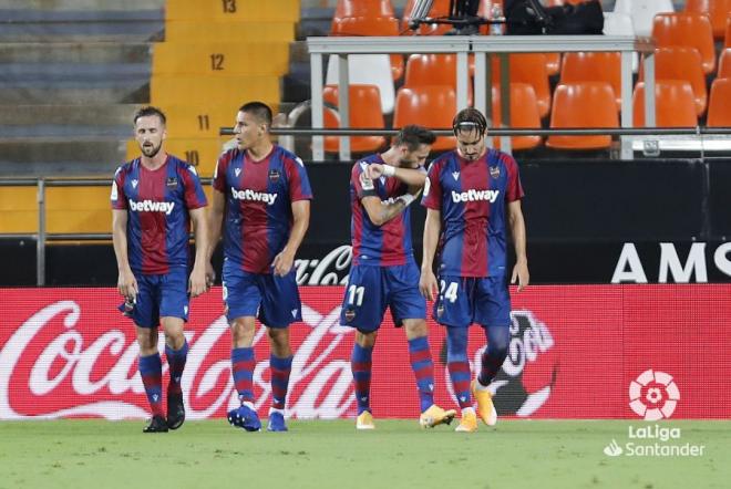 Morales celebra su segundo gol en el derbi valenciano (Foto: LaLiga).
