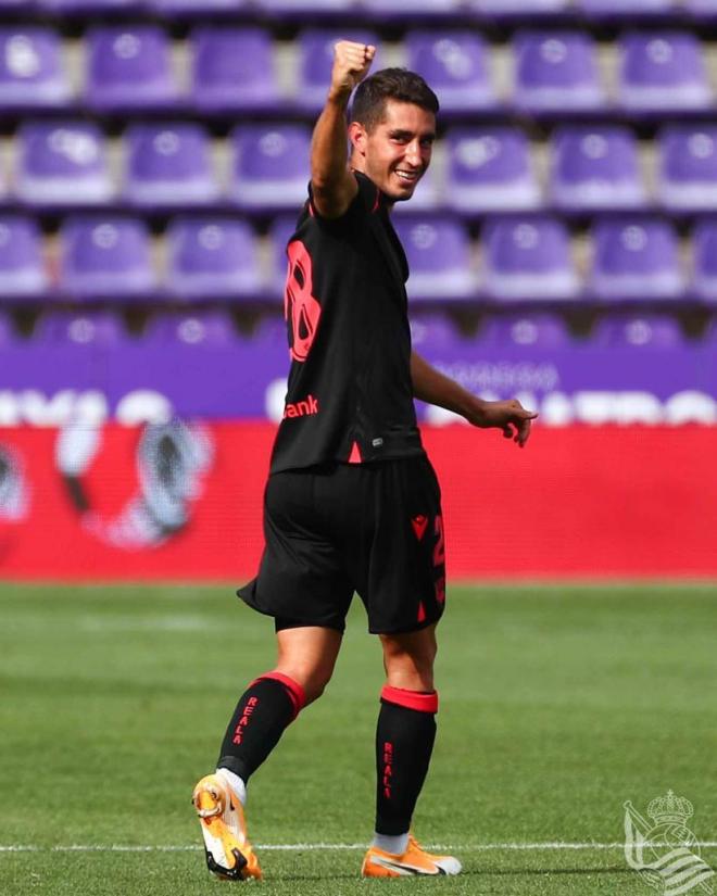 Roberto López celebra su gol al Valladolid con la Real Sociedad (Foto: Real Sociedad).