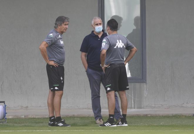 Cordón, Alexis y Pellegrini en un entrenamiento del Real Betis (Foto: Kiko Hurtado).
