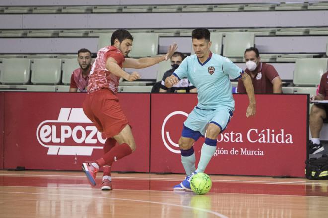 Levante - Pozo (Foto: Levante UD)