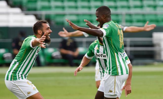 Celebración del gol de William Carvalho (Foto: Kiko Hurtado).