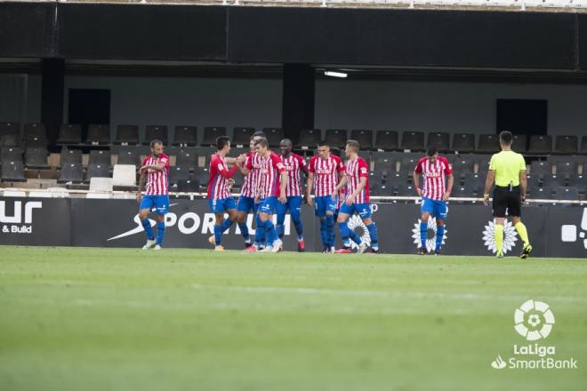 El Sporting celebra el gol de Gragera (Foto: LaLiga).