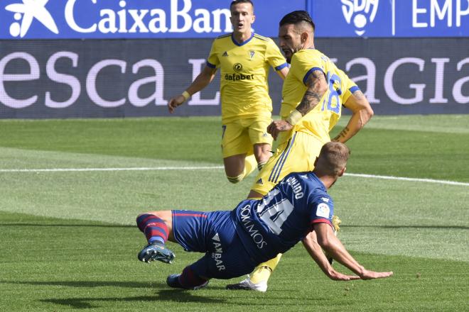 Negredo pone el primer gol en el Huesca-Cádiz (Foto: LaLiga)