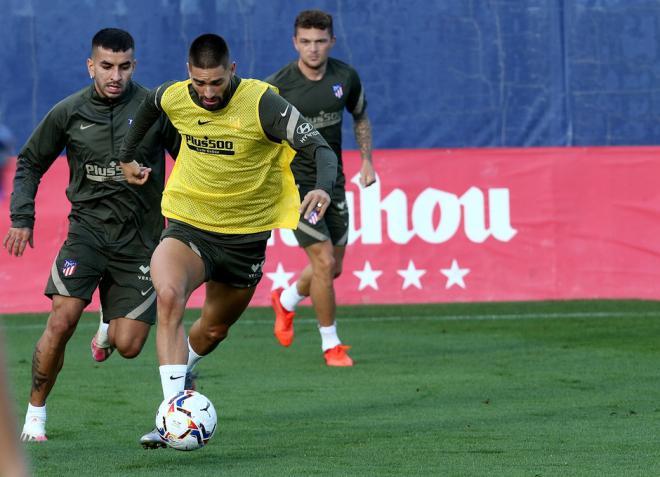 Correa y Carrasco, en una sesión del Atlético de Madrid (Foto: ATM).