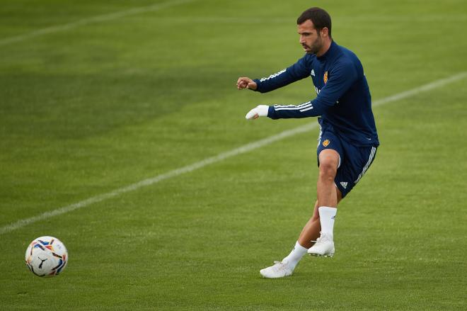 Alberto Guitián en un entrenamiento del Real Zaragoza (Foto: Daniel Marzo).