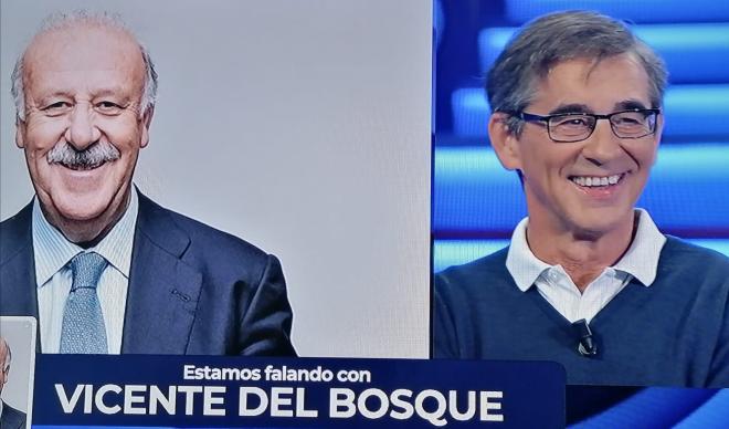 Momento de la sorpresa de Vicente del Bosque a Vázquez en la TVG.