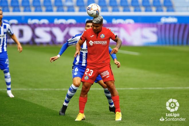 El Cucho Hernández, jugador del Getafe, ante el Alavés (Foto: LaLiga).