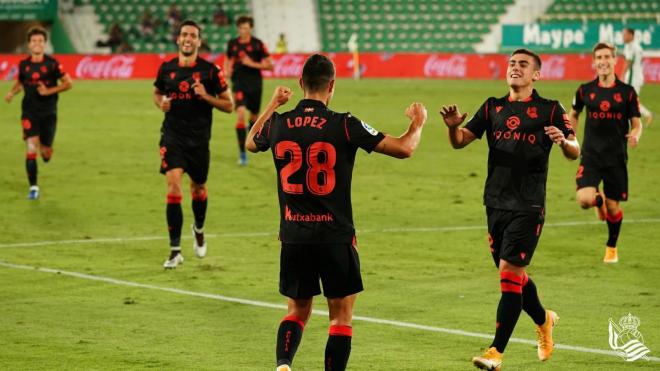 Roberto López celebra el gol ante el Elche en el partido de la primera vuelta (Foto: Real Sociedad)
