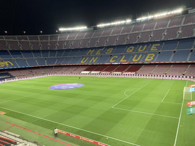 Camp Nou, estadio del Barcelona, sin público.
