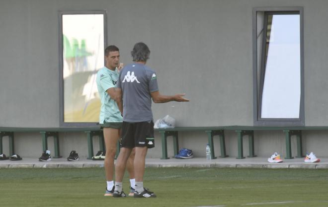 Pellegrini y Joaquín Sánchez en un entrenamiento (Foto: Kiko Hurtado).