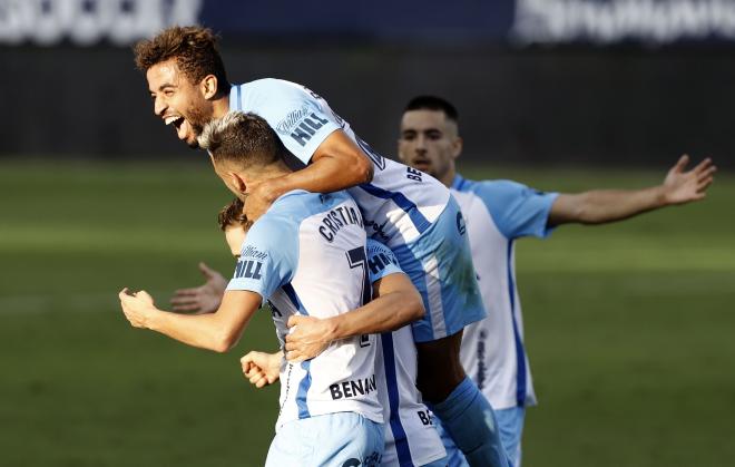 Benkhemassa, celebra el gol de Cristian Rodríguez ante el Alcorcón (Foto: Málaga CF).