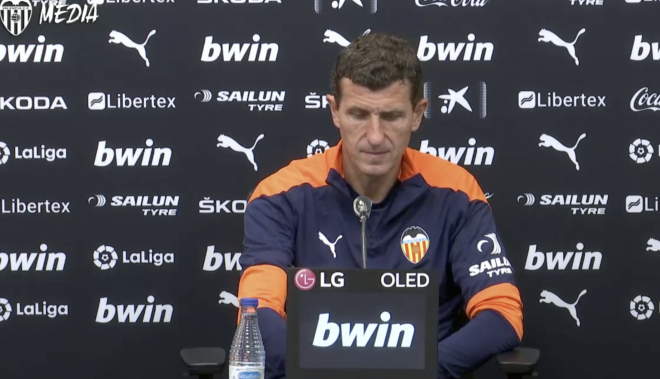 Javi Gracia, entrenador del Valencia, durante la rueda de prensa.