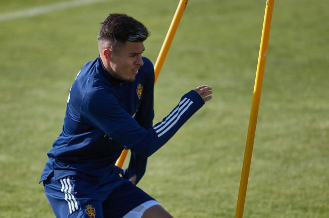 Narváez en un entrenamiento del Real Zaragoza (Foto: Daniel Marzo).