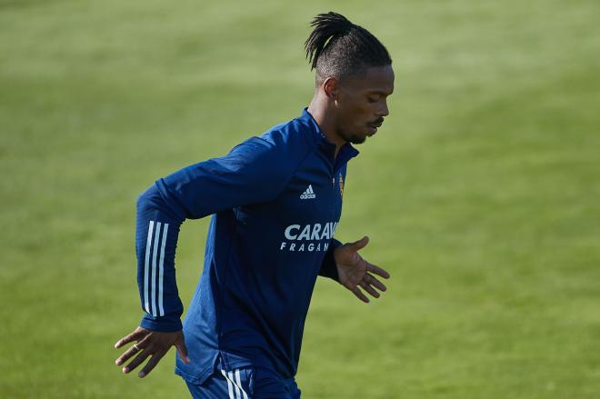 Jair, en un entrenamiento del Real Zaragoza (Foto: Daniel Marzo).