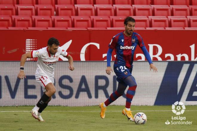 Munir y Campaña, en el Sevilla-Levante (Foto: LaLiga).