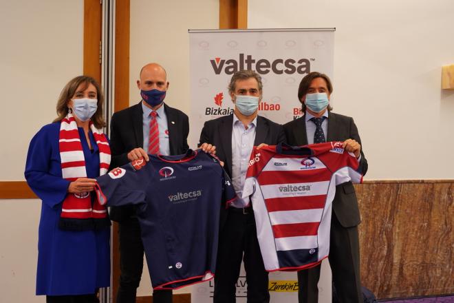 Presentación del acuerdo de patrocinio de Valtecsa al Universitario Bilbao Rugby.