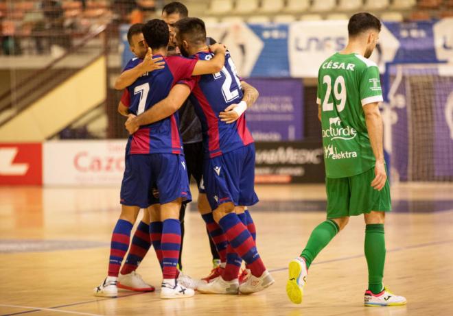 El Levante UD FS logró una victoria muy trabajada (2-0) frente a Osasuna Magna