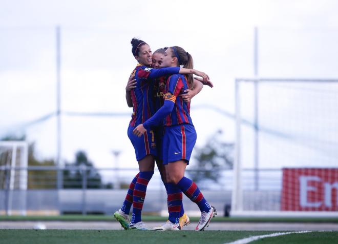Las jugadoras del Barcelona celebran uno de los goles (Foto: FCB).