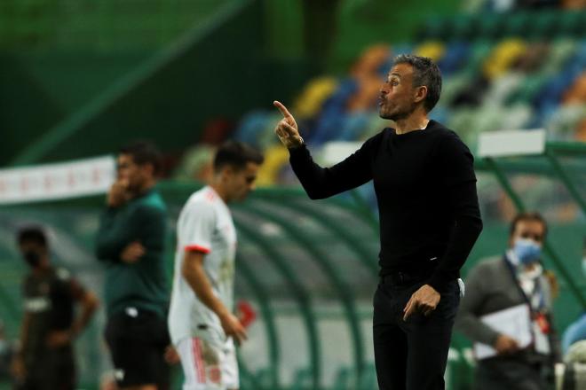 Luis Enrique, ante Portugal (Foto: EFE).