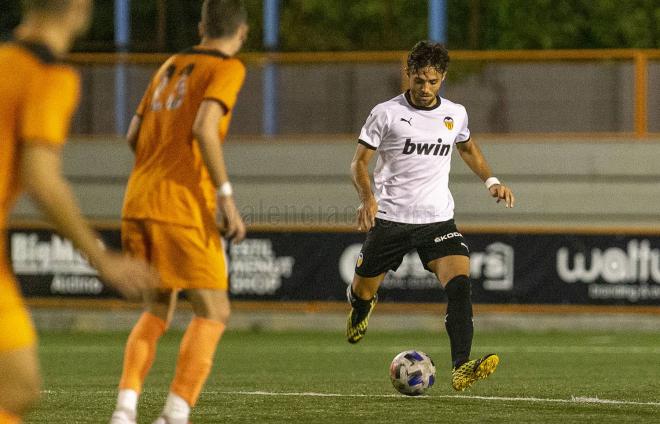 Kevin Sibille podría debutar con el primer equipo ante el Yeclano (Foto: Valencia CF)