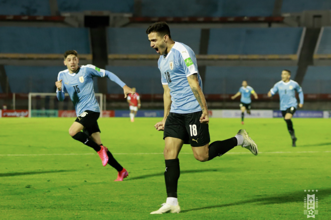 Maxi celebra su tanto con Uruguay. (Foto: Federación Uruguaya de Fútbol)