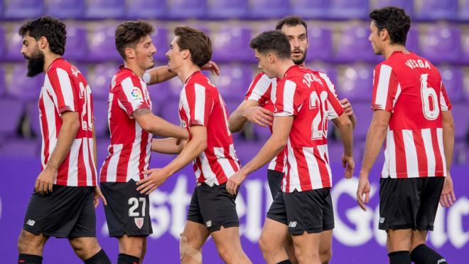 Varios jugadores del Athletic celebran un gol ante el Valladolid (Foto: Athletic Club).