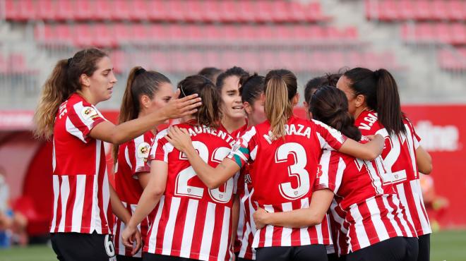 Las jugadoras del Athletic Femenino celebran un gol en Sevilla (Foto: Athletic)