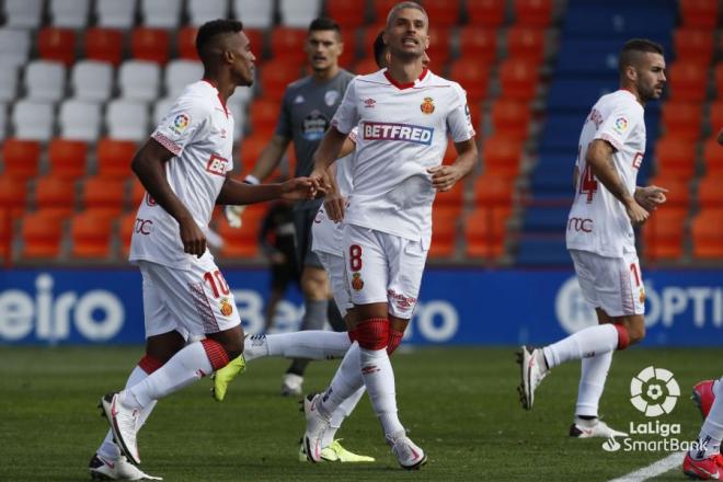 Salva Sevilla celebra su gol con el Mallorca ante el Lugo.