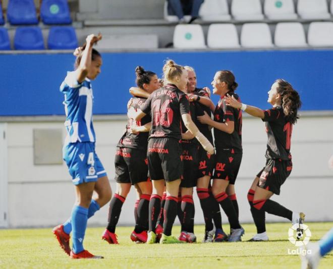 Las jugadoras de la Real Sociedad celebran un gol ante el Dépor Abanca (Foto: LaLiga)
