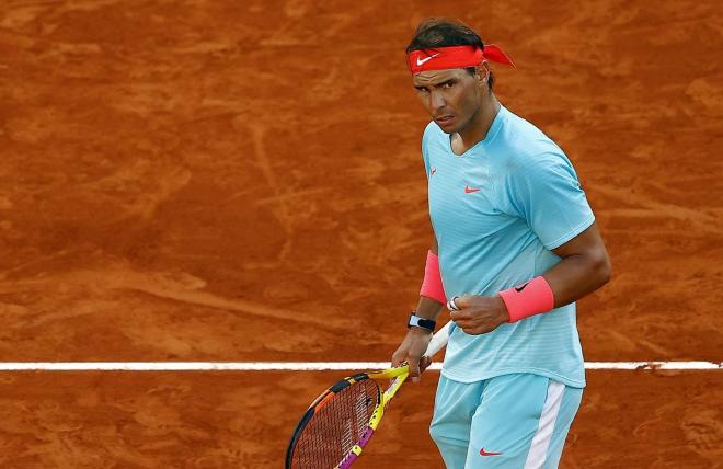 Rafa Nadal celebra un punto durante un partido de Roland Garros (FOTO: EFE).