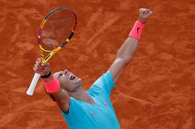 Rafa Nadal celebra un punto en Roland Garros (Foto: EFE).