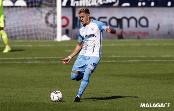 Josua Mejías, durante un partido en La Rosaleda (Foto: Málaga CF).