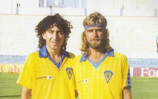 Mágico González y Juan José, en una imagen de los años 80.