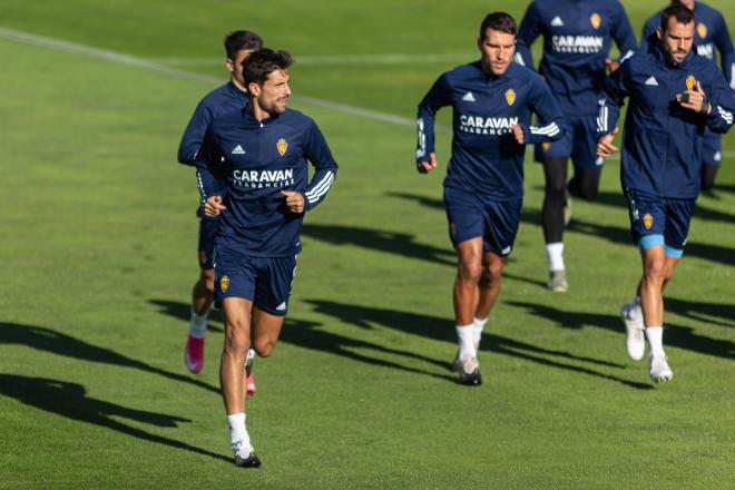 Adrián González en el entrenamiento del Real Zaragoza (Foto: Daniel Marzo).