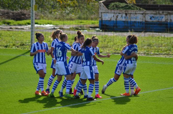 Las jugadoras de la Real celebran un gol (Foto: Giovanni Batista).