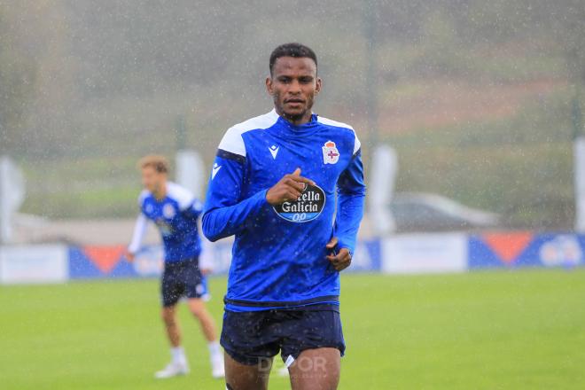 Uche Agbo, centrocampista del Deportivo (Foto:RCD)