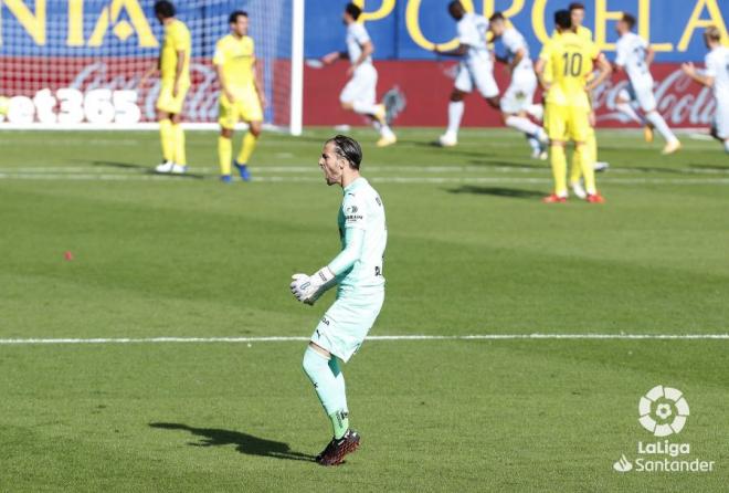 Jaume celebra el gol de Guedes, que empataba el tanto inicial de Alcácer (Foto: LaLiga).