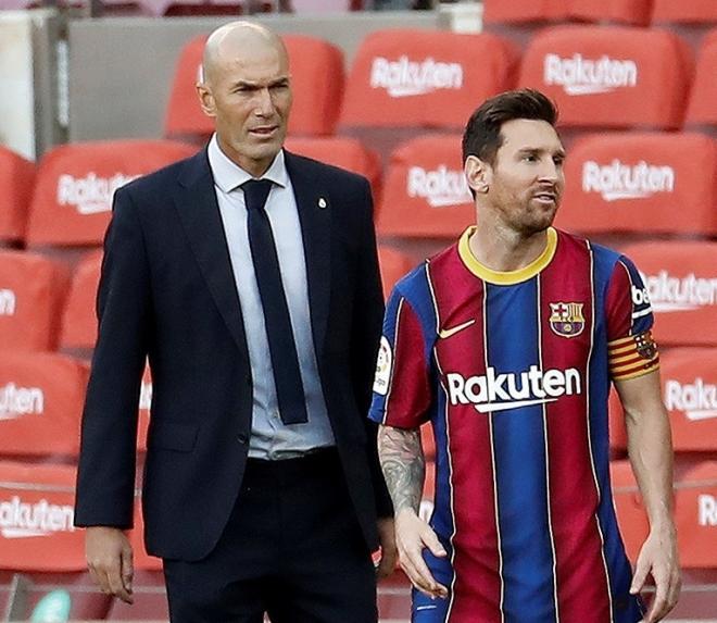 Zidane y Leo Messi, en El Clásico del Camp Nou (Foto: EFE).
