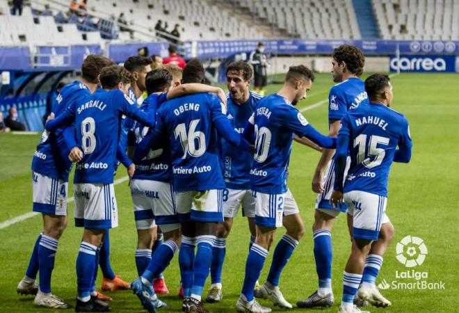 Los jugadores del Oviedo celebran el 1-0 ante el Logroñés (Foto: LaLiga).